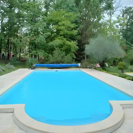 La Des Pins Poët-laval *