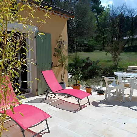 La Des Pins Poët-laval Appartement *